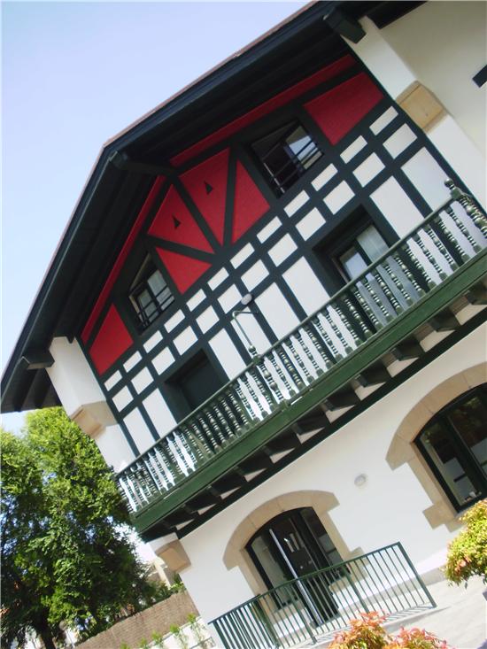 fachada jardin